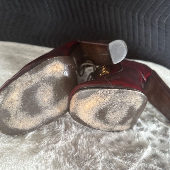 Marc by Marc Jacobs Women's Gold and Burgundy Courts - Picture 7 of 11